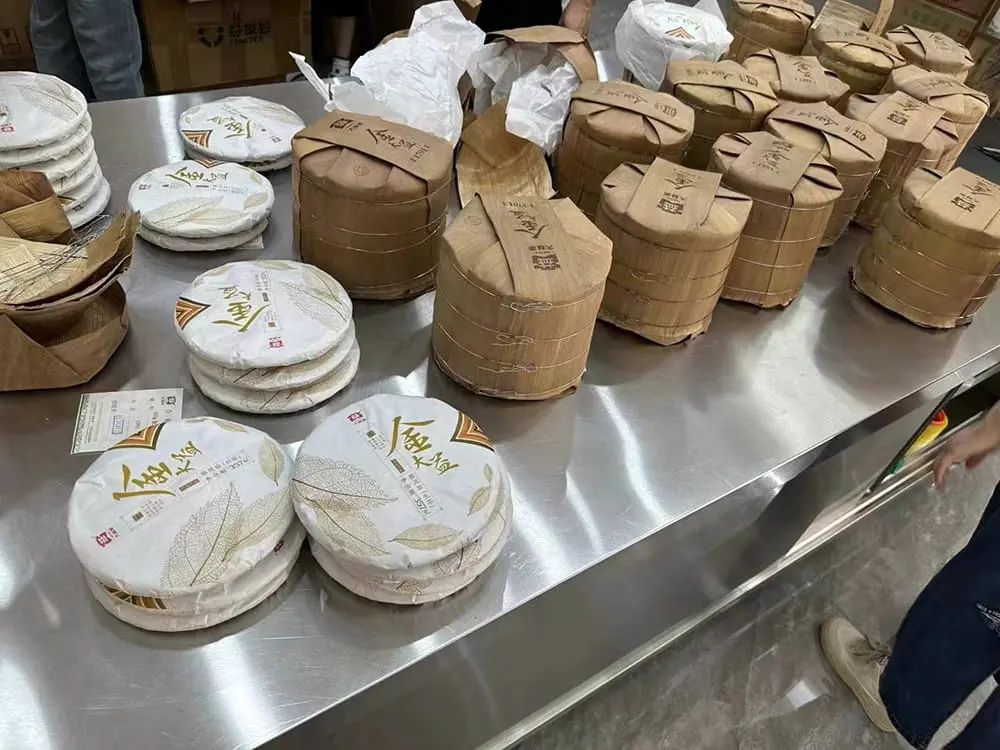 自贡回收大益普洱茶2015年生茶熟茶图3